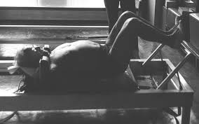 Joe Pilates si allena sul suo Reformer!